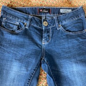 Guess Jeans! Size 26.          Purchased from Macy’s